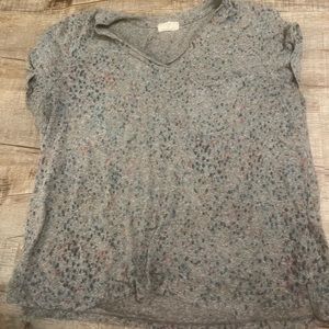 Simple grey short sleeved top